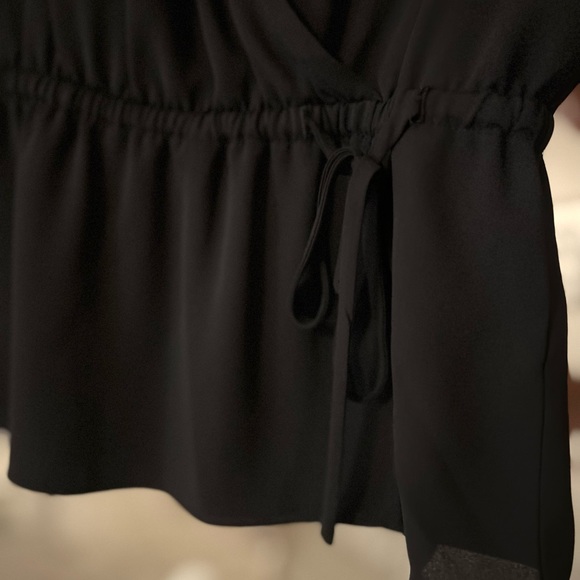 Babaton blouse w/ cinched waist. - Picture 4 of 4